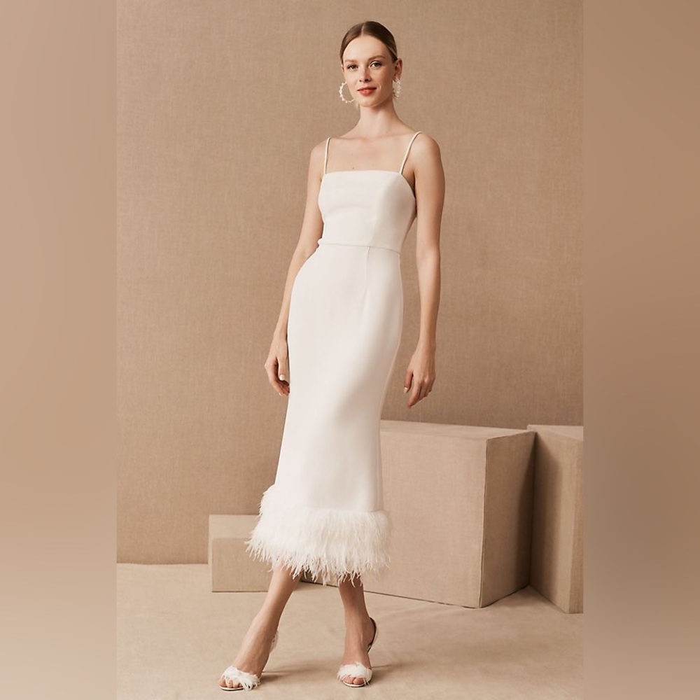 Elliatt Kate Dress - White crepe midi dress with feather bottom - size XS